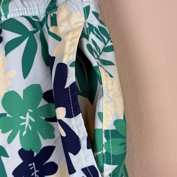 Gap Green/Navy/Yellow Tropical Hawaiian Pool Shorts/Swim Trunks; Size L - Picture 4 of 12